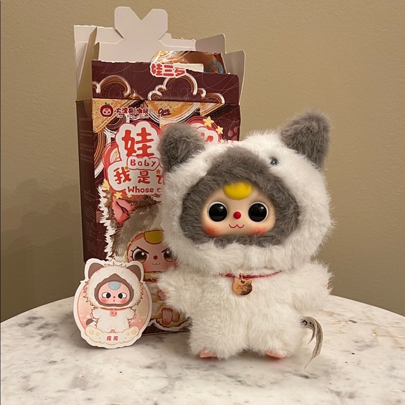 Baby Three Whose Cat is This White and Gray Plush Cat Pet Toy - Picture 1 of 6